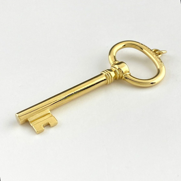 Tiffany Oval Key Pendant Necklace Yellow Gold - Picture 2 of 3